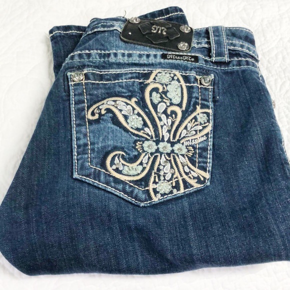 Miss Me Denim - Miss Me Fleur de lis embroidered boyfriend jeans